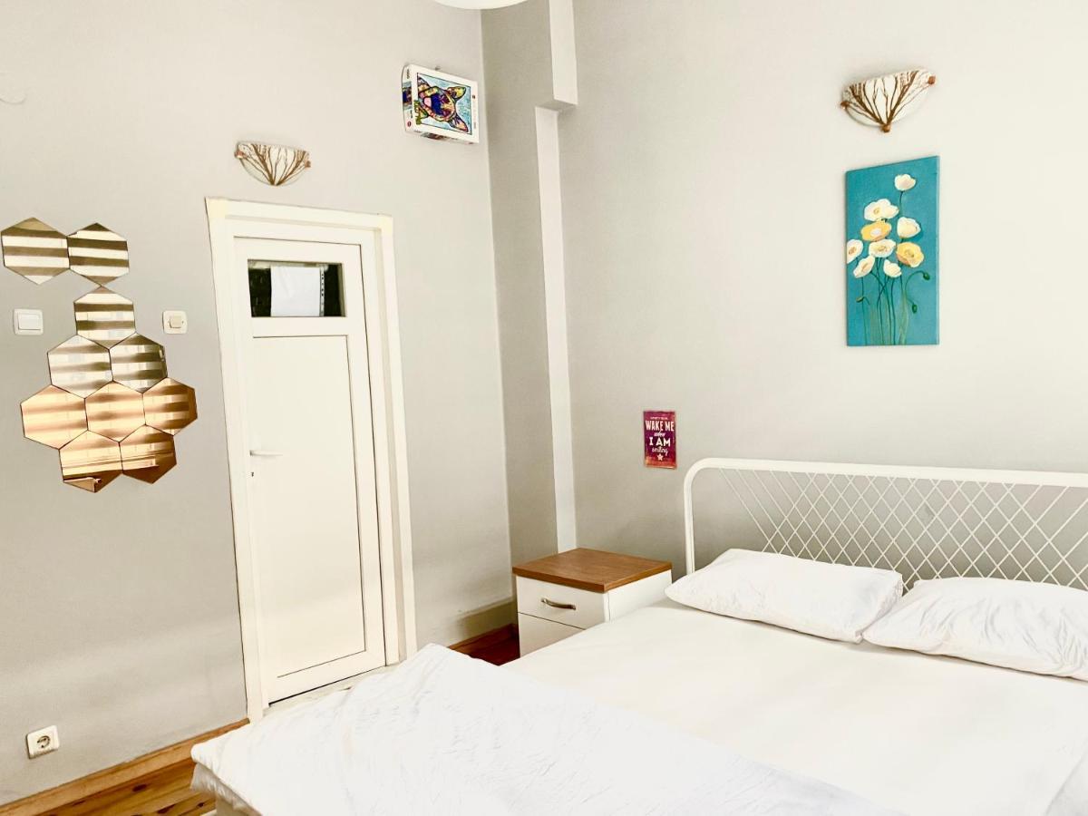 Windrose Hostel Istanbul Exteriör bild