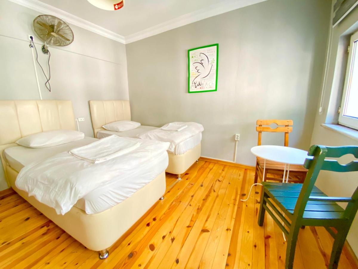 Windrose Hostel Istanbul Exteriör bild