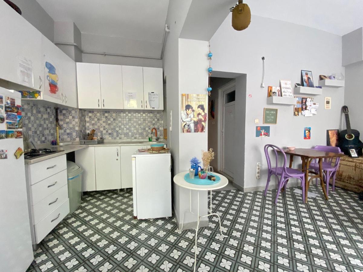 Windrose Hostel Istanbul Exteriör bild