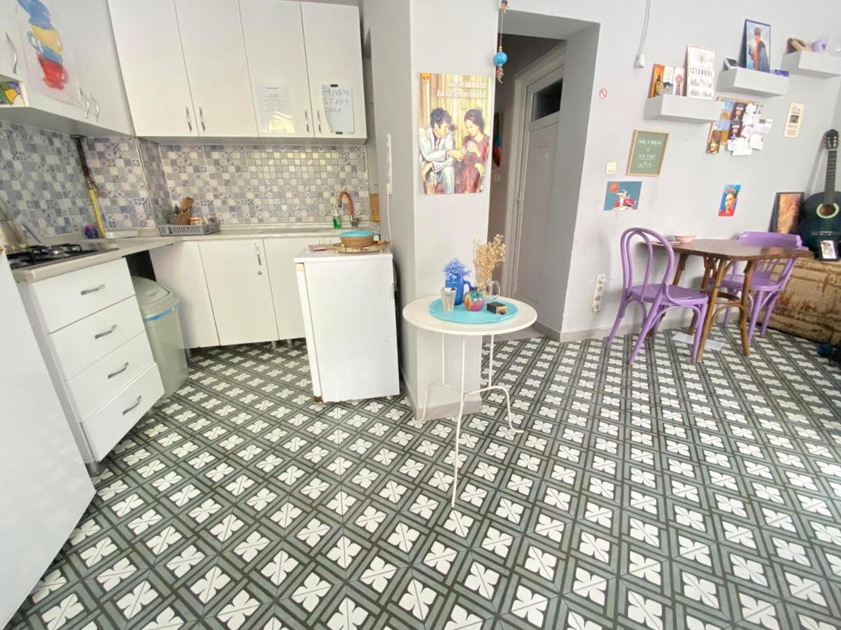 Windrose Hostel Istanbul Exteriör bild