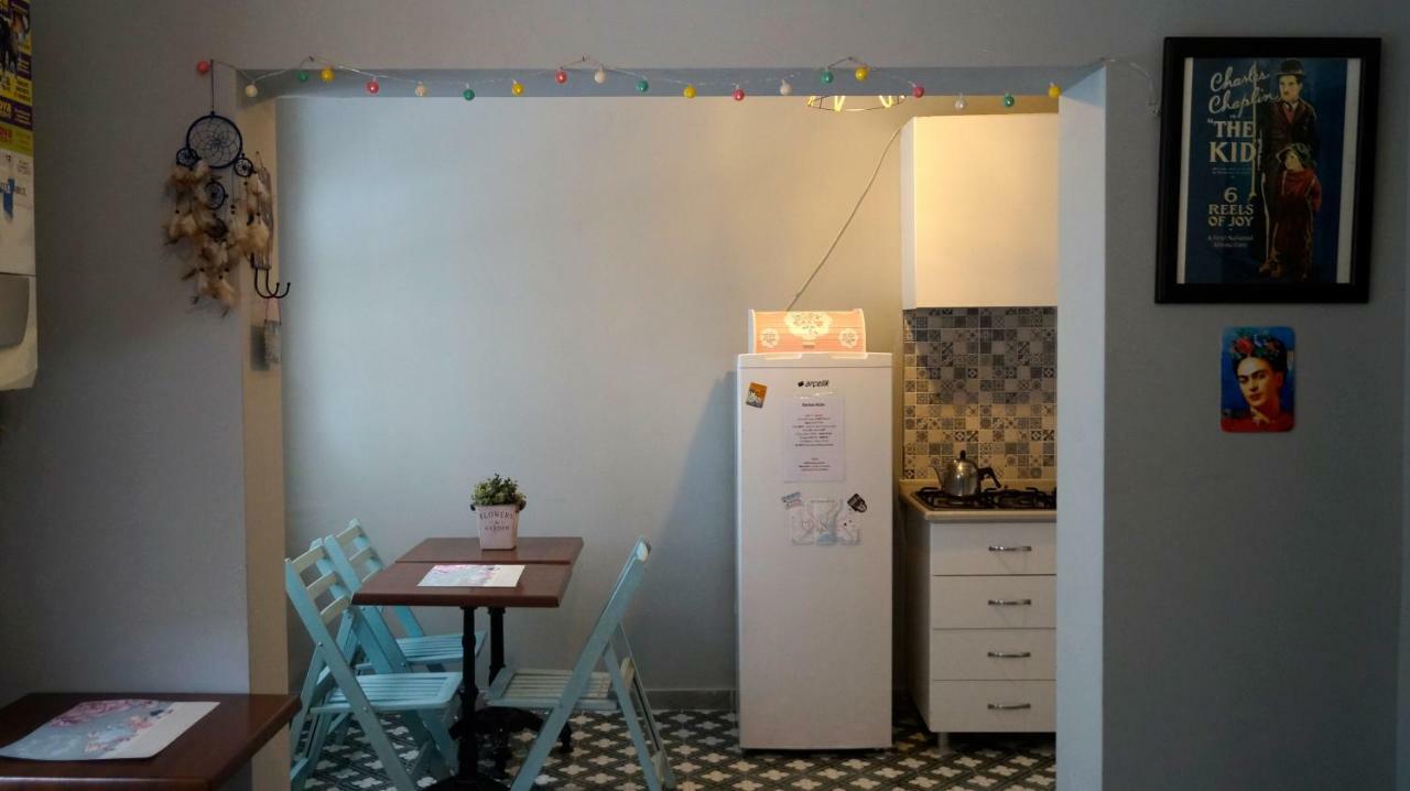 Windrose Hostel Istanbul Exteriör bild